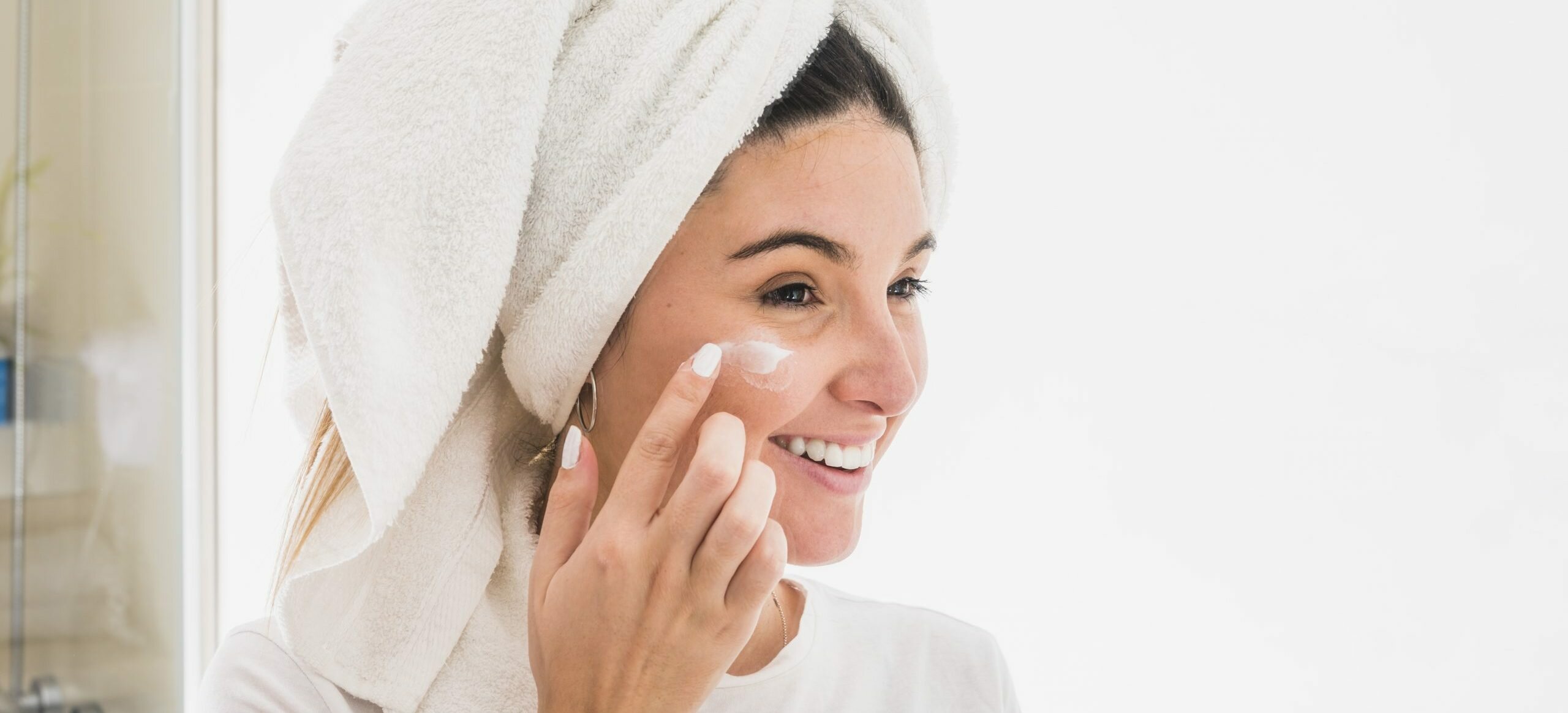 Comment bien appliquer mes produits de beauté sur mon visage ?